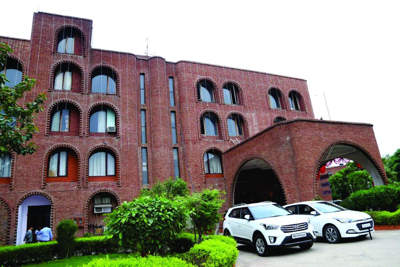Magsons Resorts Vrindavan Kosi Exteriér fotografie